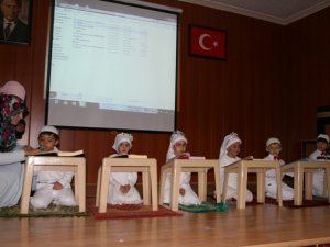 Kur’an eğitimi alan çocukların mezuniyet sevinci