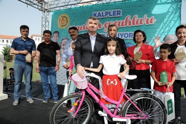 Ne mutlu yetimlere sahip çıkanlara
