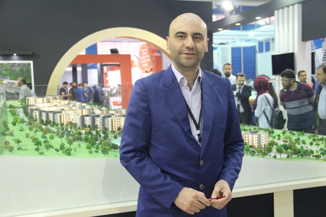 Zer Meram fuarda da farkını hissettirdi