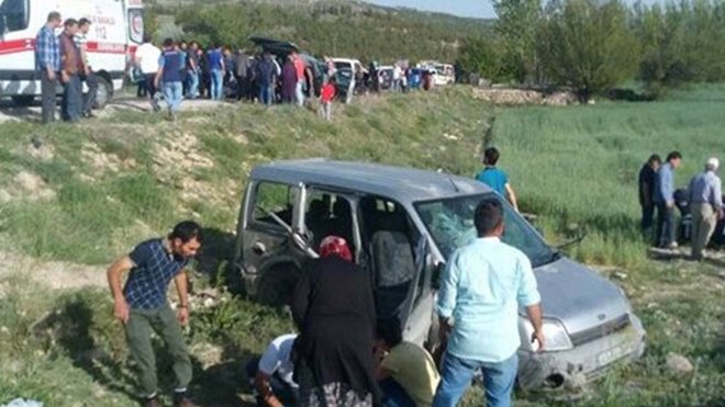 Konya'da iki araç çarpıştı: 1 ölü, 7 yaralı