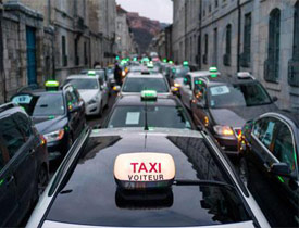 Paris’te taksiciler eylem yaptı, trafik durdu