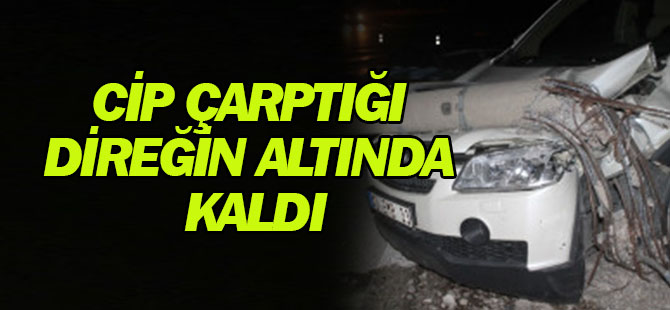 Konya'da Cip Çarptığı Direğin Altında Kaldı