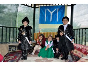 Öğrenciler Diriliş Ertuğrul'u canlandırdı