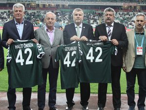 ‘Efsanelere Vefa Ödül Töreni’