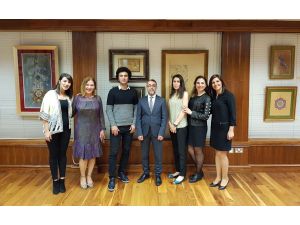 Londra'da genç Türk sanatçılardan sergi