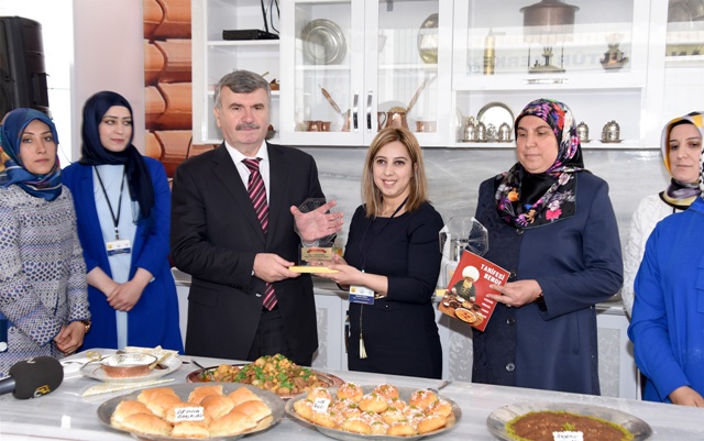 Başkan Akyürek KOMEK Mutfağı’na Konuk Oldu