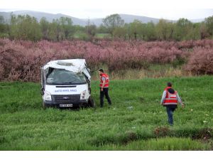 Hasta nakil aracı devrildi: 1 yaralı