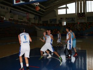 U14 basketbol takımı yarı finallerde
