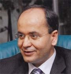 Bürokratlar bayi parasıyla lüks otelde kalmış!