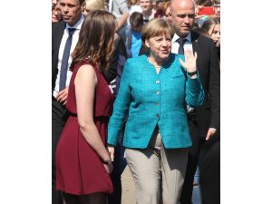 Merkel: (Brexit) tarihi öneme sahip bir karardı