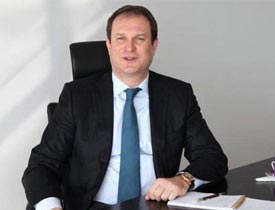 Burak Akbay Gülen evlerinde yetişmiş!