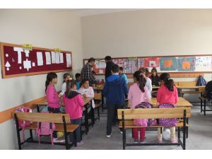 Karapınarda öğrenciler oyuncaklarını paylaştı