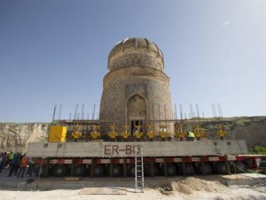 550 Yıllık Zeynel Bey Türbesi, Selçuk Üniversitesi’nin desteğiyle taşındı