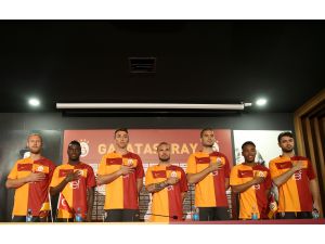 Galatasaray, yeni sezon formasını tanıttı