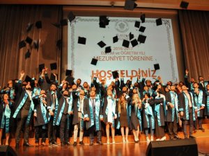 NEÜ Turizm Fakültesi öğrencilerinin mezuniyet heyecanı