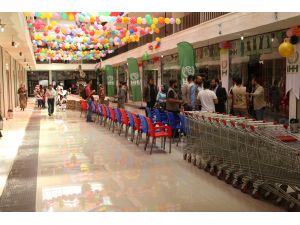 İHH Suriye'de mağaza açtı