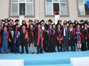 Karapınar MYO’da mezuniyet sevinci