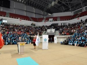 NEÜ Ahmet Keleşoğlu Eğitim Fakültesi'nde mezuniyet heyecanı