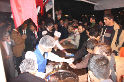 Mevlana Müzesi'ne vatandaşlardan akın