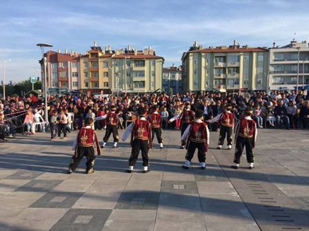 Halk oyunları şenliği yapıldı