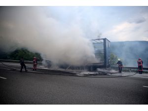 TEM otoyolunda tır yangını