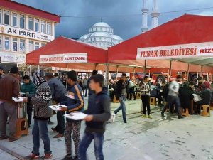 Yunak'ta iftar çadırı ramazan boyunca hizmet verecek