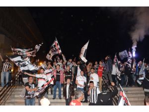 Beşiktaş'ın şampiyonluğu kutlanıyor
