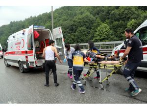 TEM otoyolunda trafik kazası: 3 yaralı