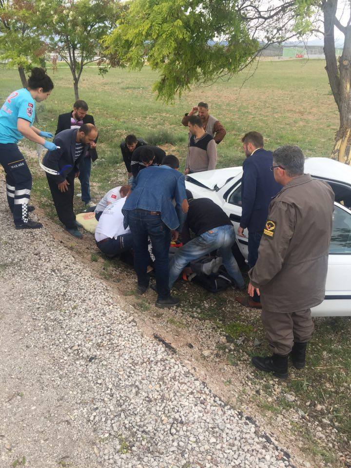 Konya'da araç takla attı: 1'i ağır 4 yaralı