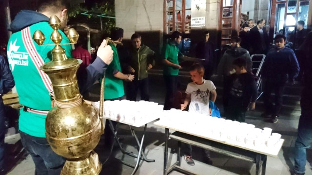 Gençlik Meclisinden "29 Gün, 29 Cami, 29 Teravih" Etkinliği