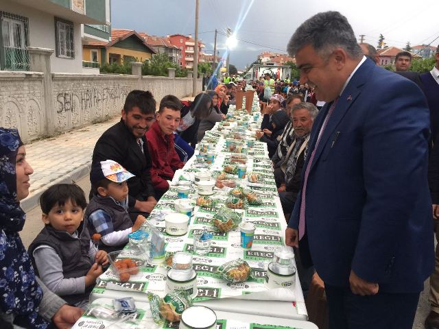 Ereğli’de mahalle iftarı coşkusu