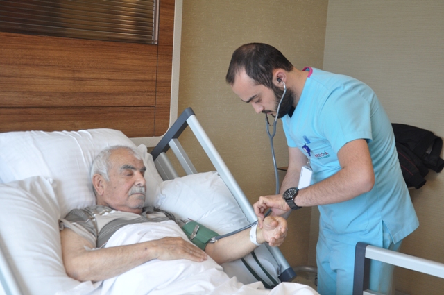 Şah damarı açıldı, hayata döndü