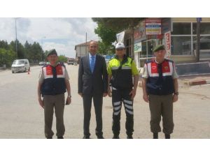 Sarıoğlan'da polis ve jandarmadan trafik uygulaması