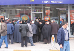 Köpek muamelesi yapıyorlar