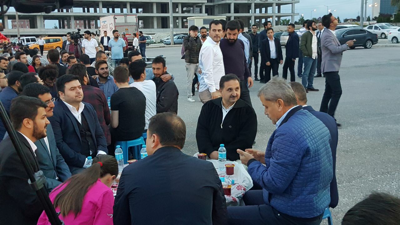 Konya'da "Gençliğin Gönül Sofrası" iftarı