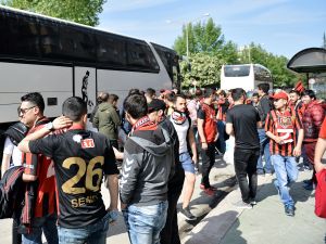 Eskişehirspor taraftarının umuda yolculuğu