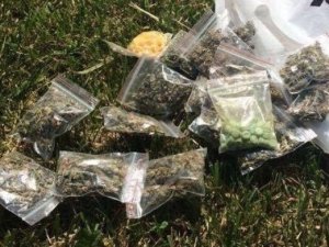 Kulu'da esrar ve uyuşturucu hap ele geçirildi