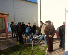 Cami avlusunda ceset bulundu