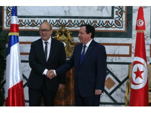 Fransa Dışişleri Bakanı Le Drian, Tunus'ta