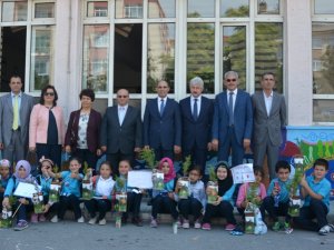 Dünya çevre gününde 600 adet sedir fidanı dağıtıldı