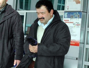 2 genç kıza sarkıntılık yaptı