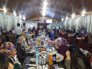 Beyşehir iftar sofrasını yetimlerle paylaştı