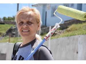 Gün parasıyla köy okulu kütüphaneye kavuştu