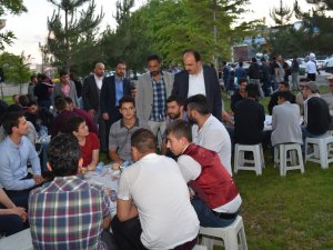 Başkan Altay, Gençlerle iftarda buluştu