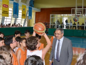 Rektör Şahin’den, şampiyon gençlere ziyaret