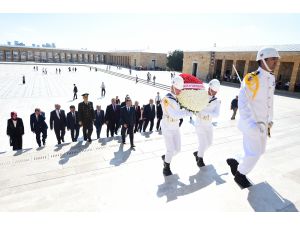 HSK üyelerinden Anıtkabir'e ziyaret