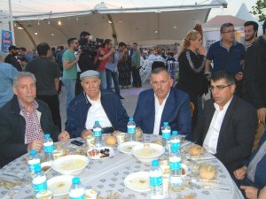 Emlakçılar iftar yemeğinde buluştu