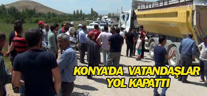 Kum Kamyonlarına Tepki Gösteren Vatandaşlar Yol Kapattı