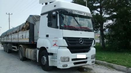 Belgesiz hayvan derisi nakline jandarma engeli