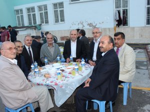 NEÜ İlahiyat'ta iftar